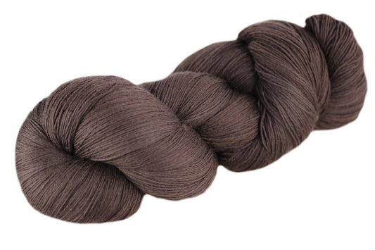 Lace yarn: cocoa